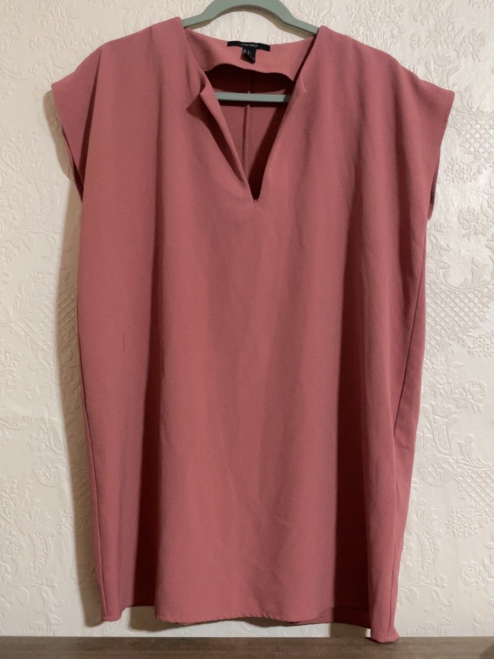 Forever 21 Dusty Rose Cap-Sleeve V-Notch Shift Tunic